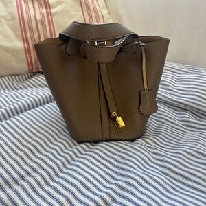 Handheld bucket bag